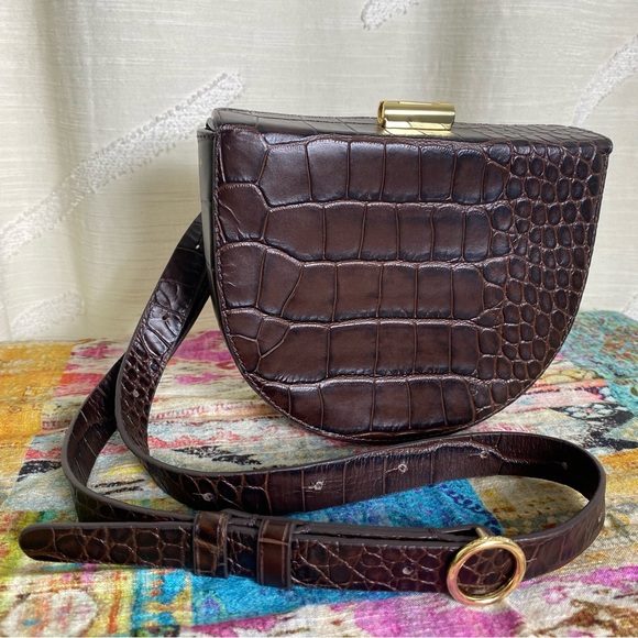 CUYANA Crescent Belt Bag - Picture 2 of 13